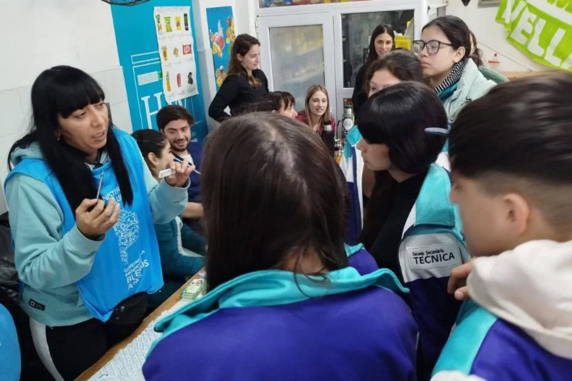Feria de Salud Integral para Adolescentes en el Hospital de Wilde: participación y actividades