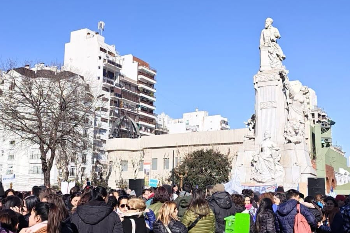 Violencia escolar en Avellaneda: docentes reclaman justicia urgente 